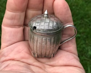 ANTIQUE CHINESE EXPORT SILVER MUSTARD POT IN FORM OF WOVEN BASKET.WANG HING 1890