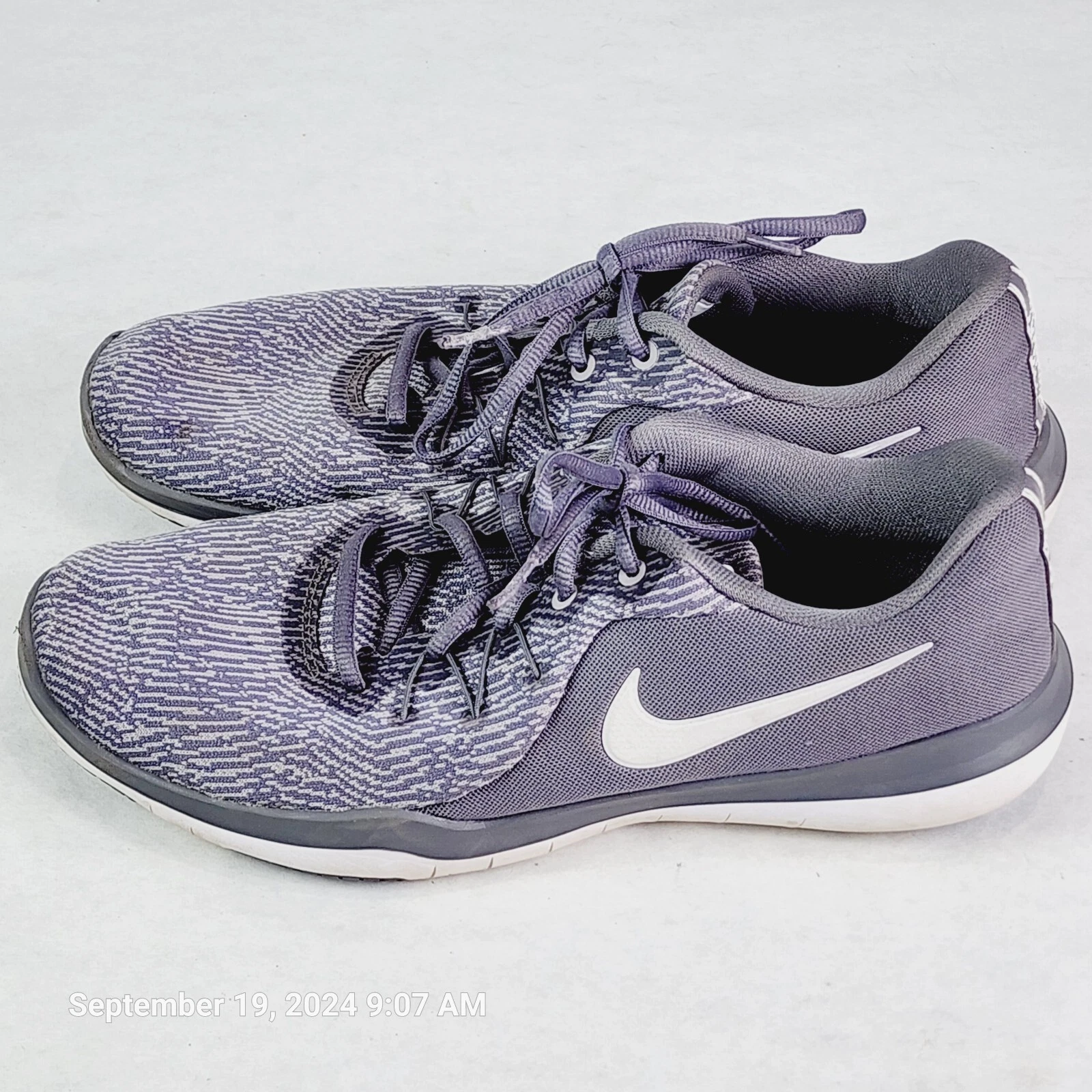 Chaussures Nike femme taille 11 Flex Supreme TR6 gris/blanc 909014 019 running