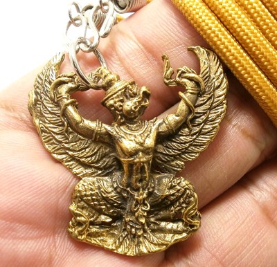 GARUDA EAGLE PHAYA KRUT FIGHT NAGA NAK AMULET STRONG PROTECTION PENDANT NECKLACE