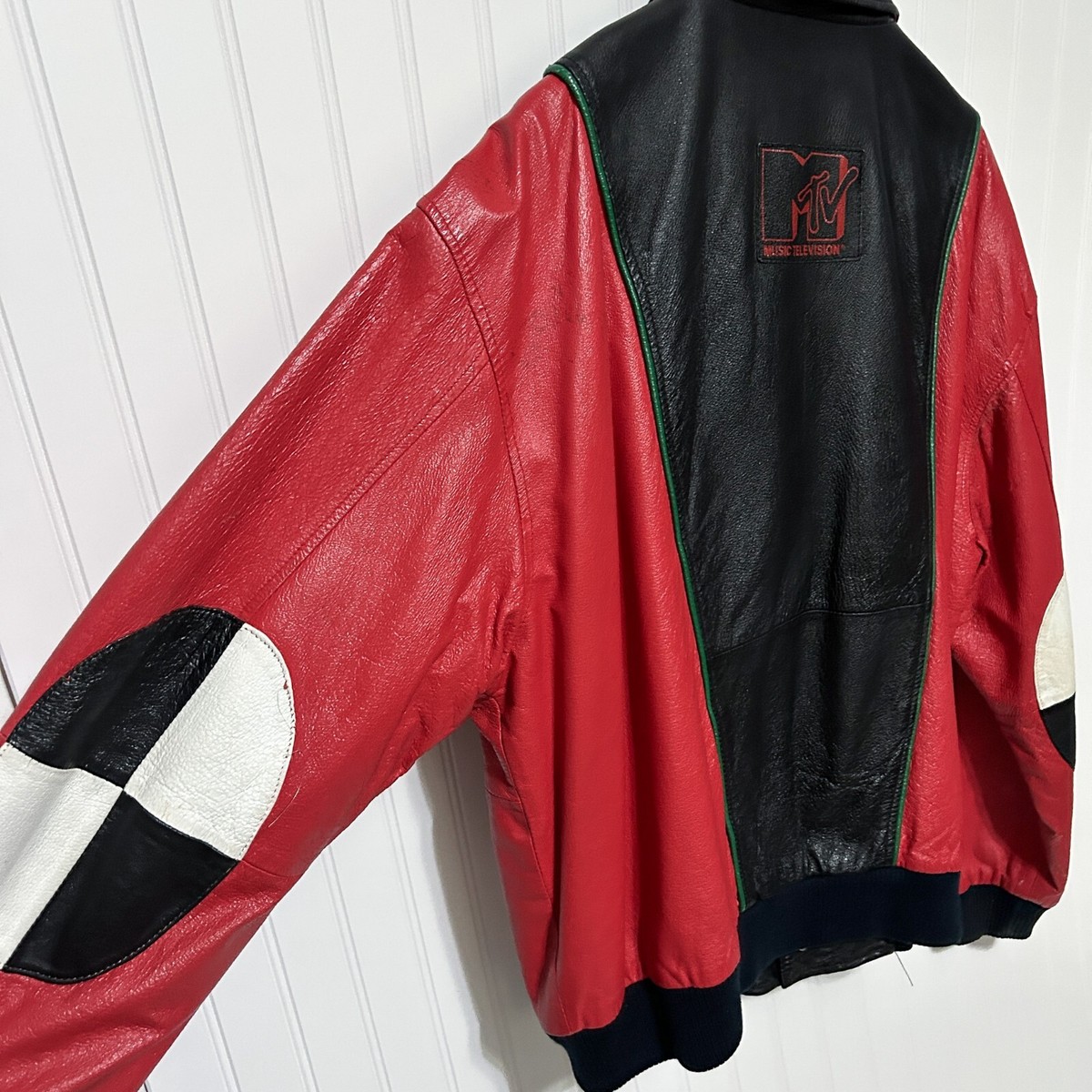 Vintage 90s 1992 MTV Red Leather Colorblock Logo Thriller Vintage 90s 1992 MTV Red Leather Colorblock Logo Thriller