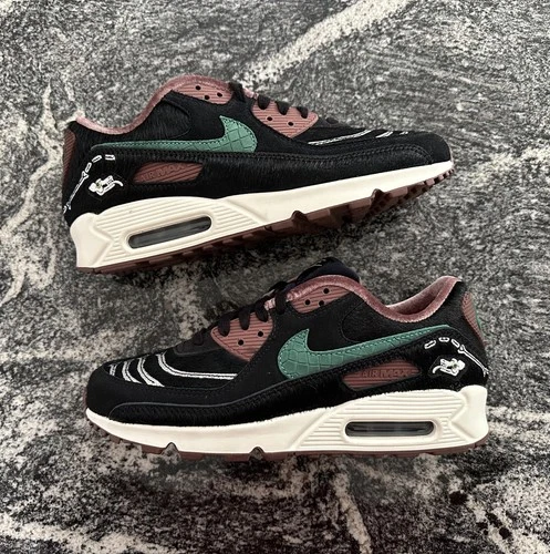 Nike Air Max 90 SE SIEMPRE FAMILIA SZ 10.5 w/box DO2154-010 WMNS men’s 9