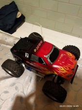 Macchinine con motore  a scoppio con telecomandi e accessori usate 