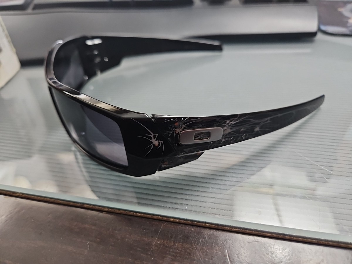 Oakley サングラス　廃盤モデル　made in USA 値下げ！ s-l1200.jpg