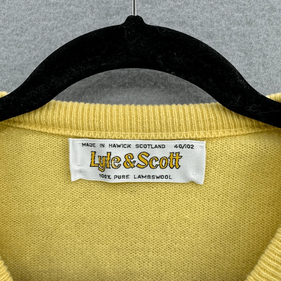 Suéter de Colección Lyle & Scott Para Hombre Amarillo Lana de Cordero Pura Cuello en V Talla 40 Foto 2 de 4