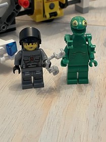 LEGO Set 5971 Space Police Gold Heist with 2 minifigures And Ship