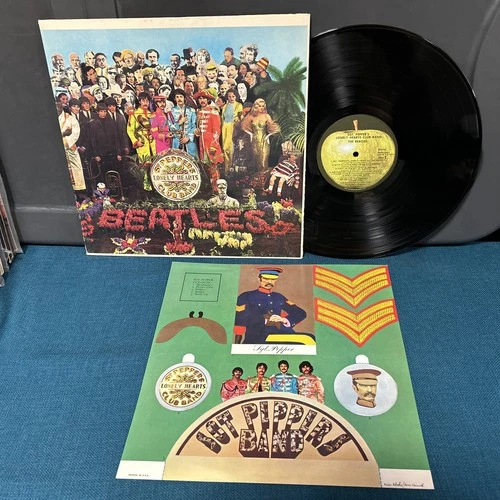 NM • The Beatles Sgt. Pepper’s Lonely HCB West Coast * 1971 US Apple w/ Cutouts