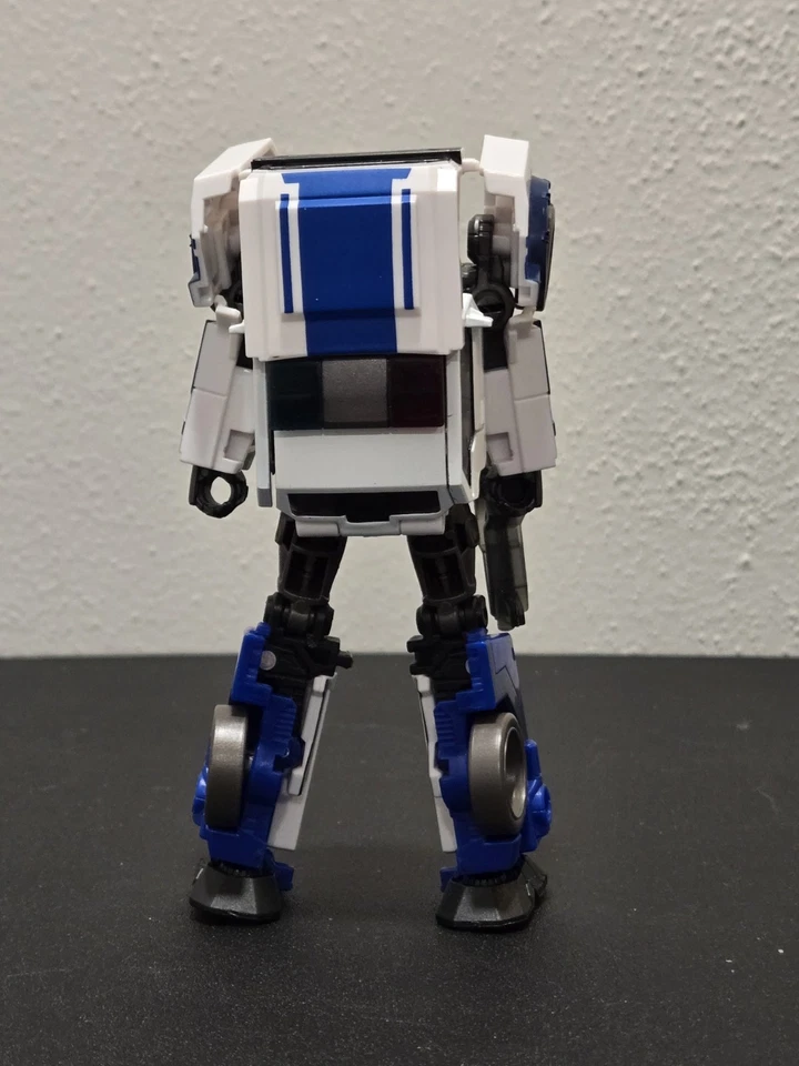 Transformers Legacy Evolution Deluxe Class Strongarm - Image 4 of 4