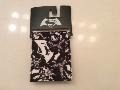 Bioworld Men's Black And White Superman Slim Fold Wallet - Picture 9 of 9