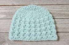 crochet handmade newborn baby hat 0-3 months pastel green puffs USA made