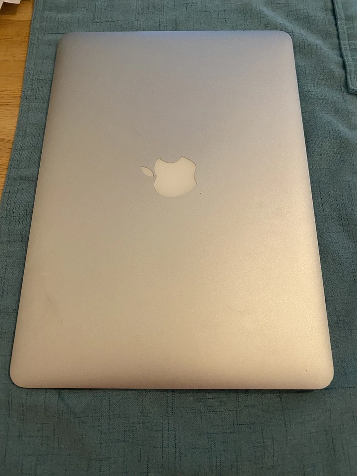 MacBook Air 2015 13” 8GB 1.6GHz Intel Core i5 - Image 4 of 4
