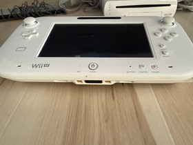 Nintendo Wii U Console White Bundle w/ GamePad + 7 Games Mario COD Tested