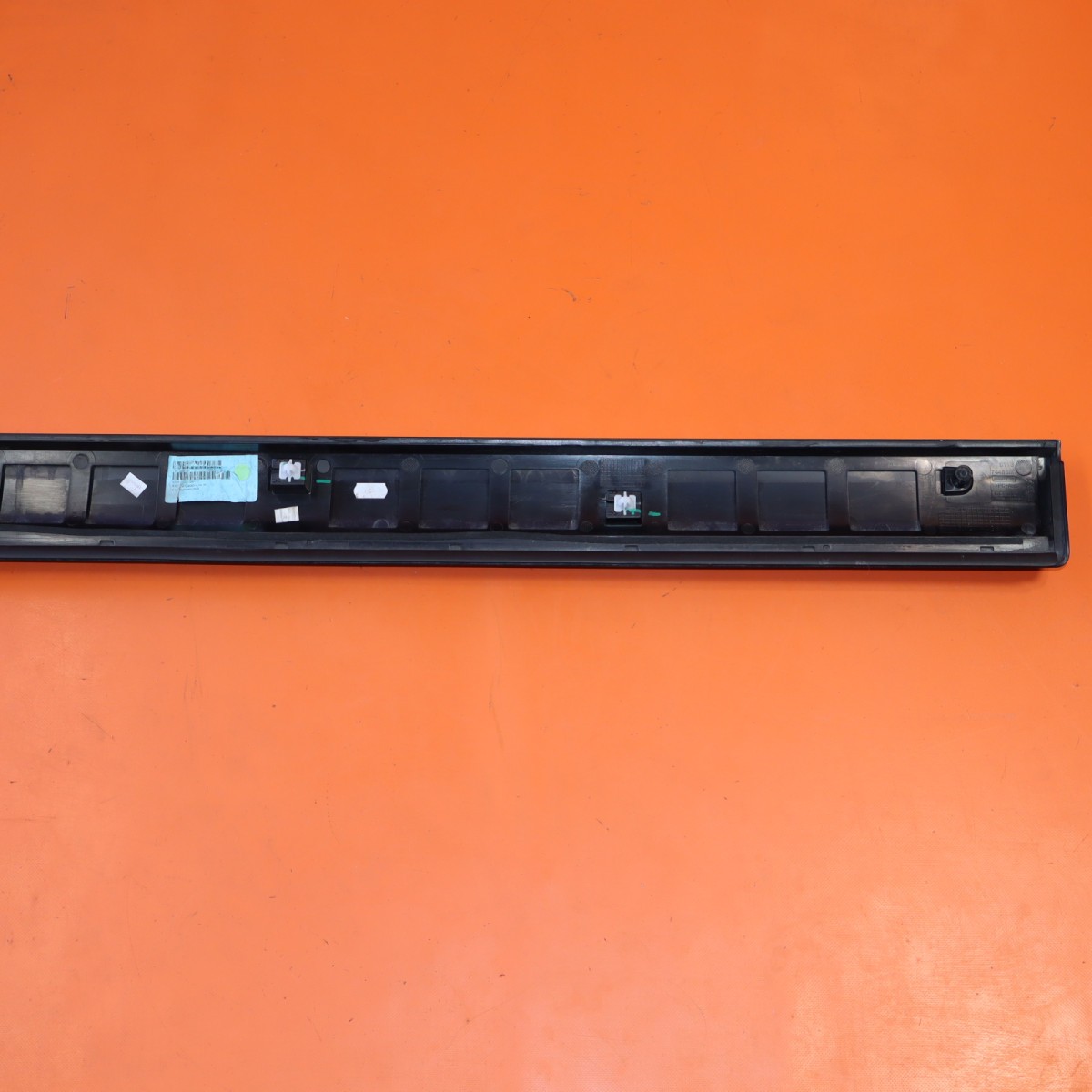 Rolls-Royce Cullinan 2017-2022 Front Right Body side molding P/N 51137448586