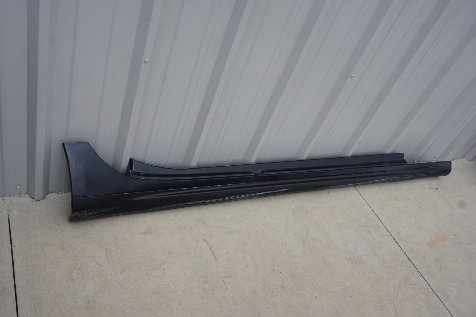 2014 - 2022 Maserati Ghibli Right Passenger Side Rocker Panel Skirt Molding OEM