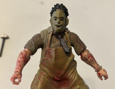 Mezco Cinema Of Fear Texas Chainsaw Massacre - Leatherface