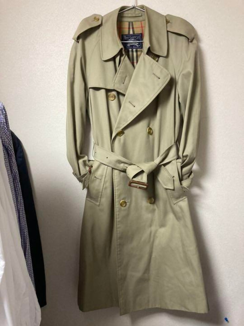 Burberry trench coat Woman from Japan