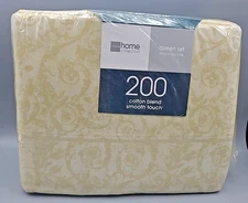 New JC Penney Home Smooth Touch Queen Sheet Set – 200 TC - Gold Floral Print