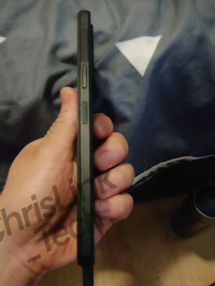 Sony Xperia 1 V, 6.5" 4K HDR 120Hz, 48MP CAM, 256GB, 12GB, Unlocked, 5G, Black - Image 2 of 4