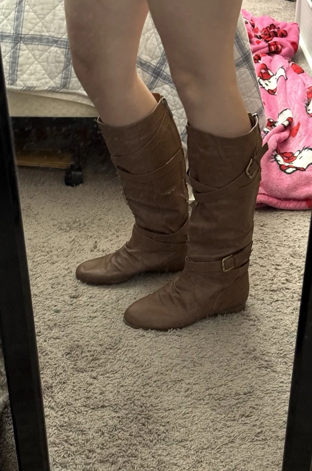 Women’s Light Brown Faux Leather Boots, Size 9 - Image 3 of 4