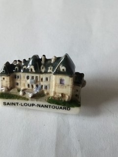 Fève Plate Château De Haute Saône. Saint Loup Nantquard