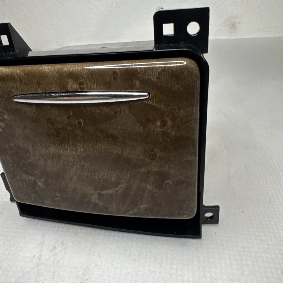 Infiniti QX56 QX80 2011-2018 consola central almacenamiento cenicero caja insertable fabricante original Foto 3 de 4