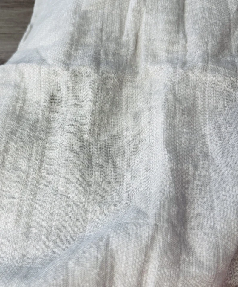 Manta bebé Pottery Barn Kids Monique Lhuillier algodón orgánico muselina gris flor Foto 4 de 4