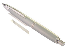 MAGNIFIQUE STYLO PLUME RETRACTABLE PILOT CAPLESS EN LAQUE "GRISE" Q362