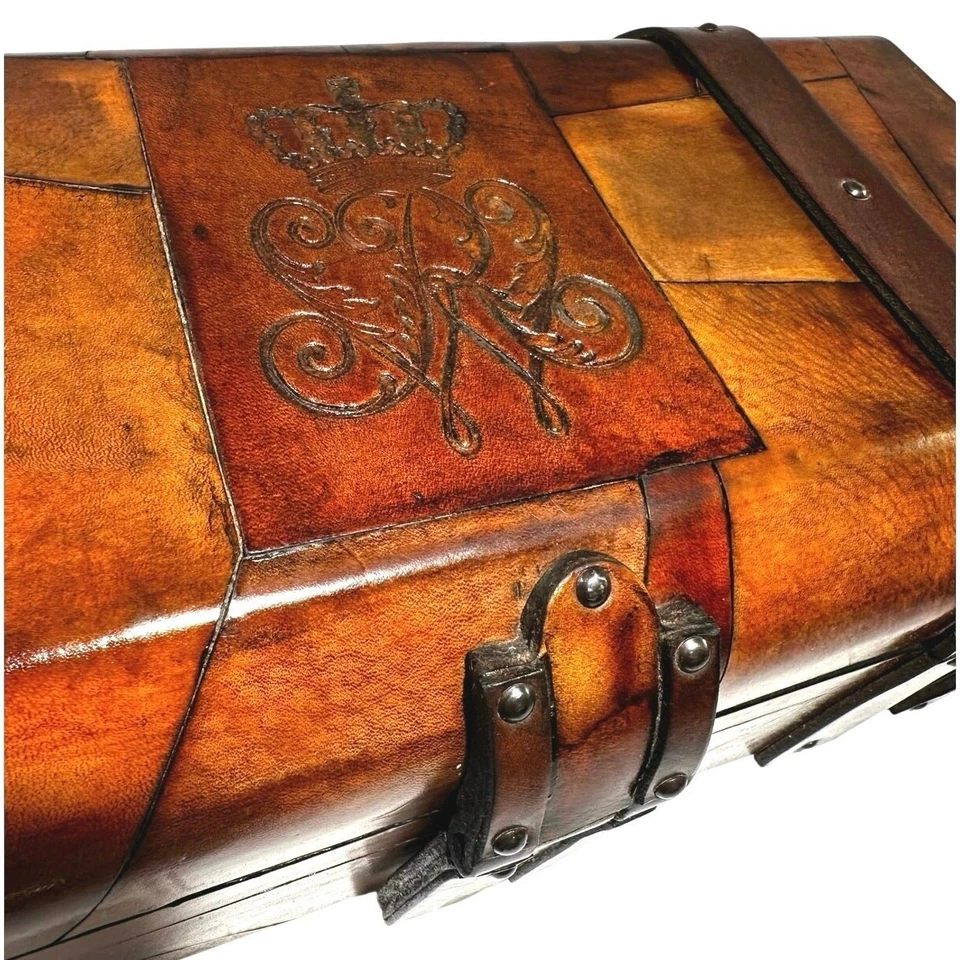 Pecho de cuero artesanal vintage inspirado en Wesley Bober años 70 - excelente - raro Foto 2 de 4