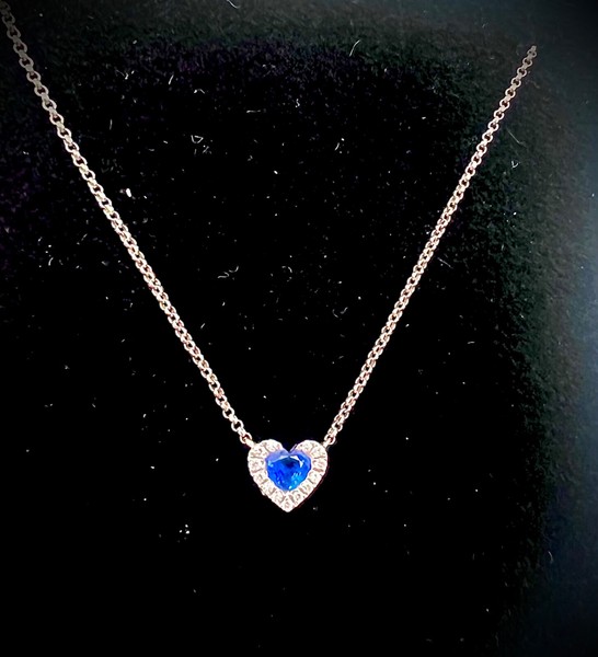 halskette weißgold 750 blauer Herzförmiger Saphir mit 13 Diamanten länge 45/42