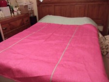 NWOT -Unbranded Girls Twin Bedspread