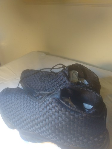 jordan future triple black