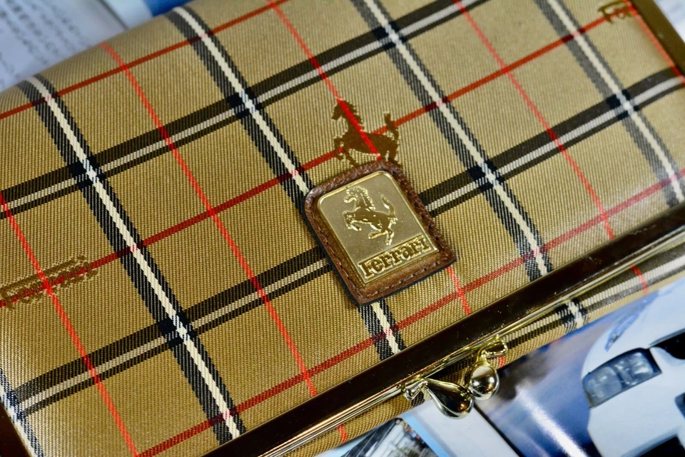 1980's VINTAGE FERARRI WALLET MINT CONDITION - Image 3 of 4