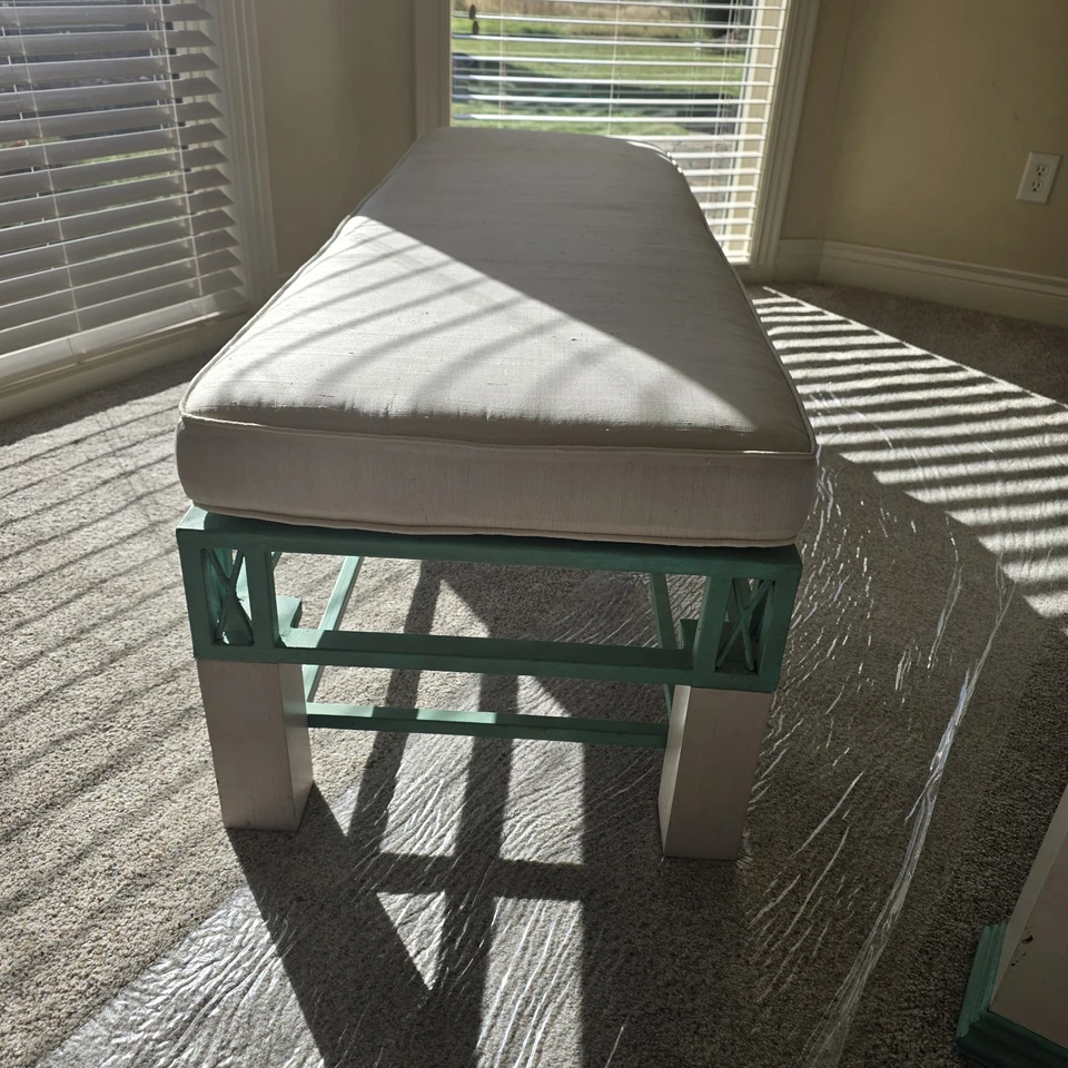 Banco de extremo de cama Benchmark verde azulado Foto 2 de 4