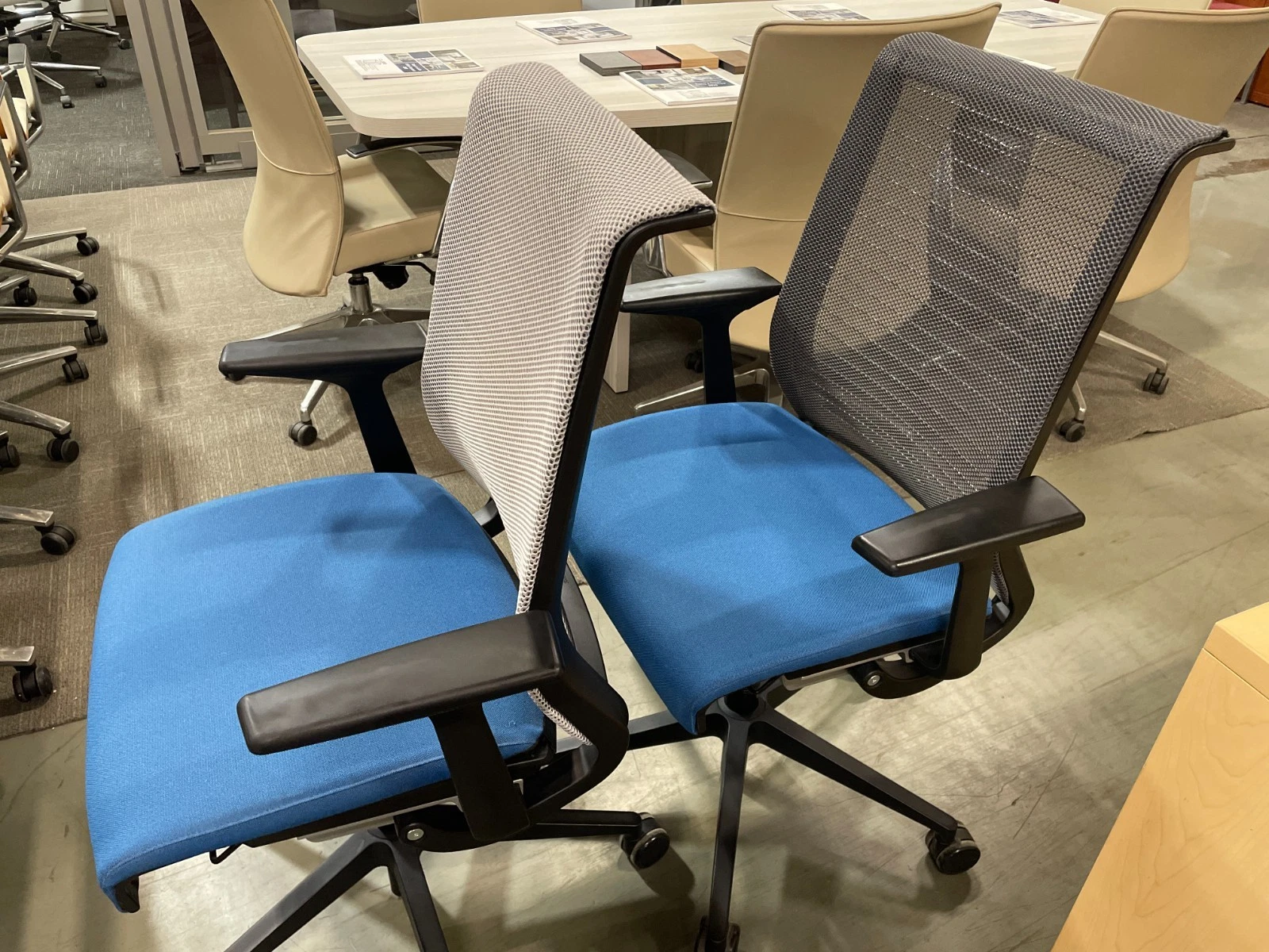 Steelcase Think V1 Office Chair - Thumbnail 2