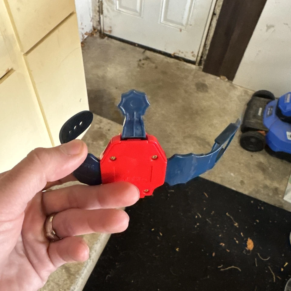 Spider-Man 2 Spidey-Signal Laser Wrist Cereal Toy by Kellogg - Image 2 of 4