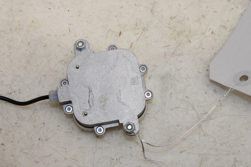 2014-2019 Chevrolet Corvette Digital Radio Antenna Module OEM MM75 - Image 3 of 4