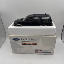 UT Models Ford Expedition Eddie Bauer Die cast Car 1:18 Scale