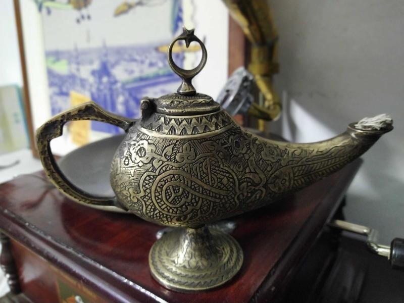 Aladdin Magic Oil Lamp Brass Ottoman Antique Style Nautical Home Office