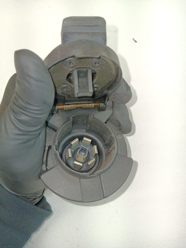 2012 Chevy Suburban 1500 LTZ Round Trailer Tow Plug OEM - Picture 7 of 8