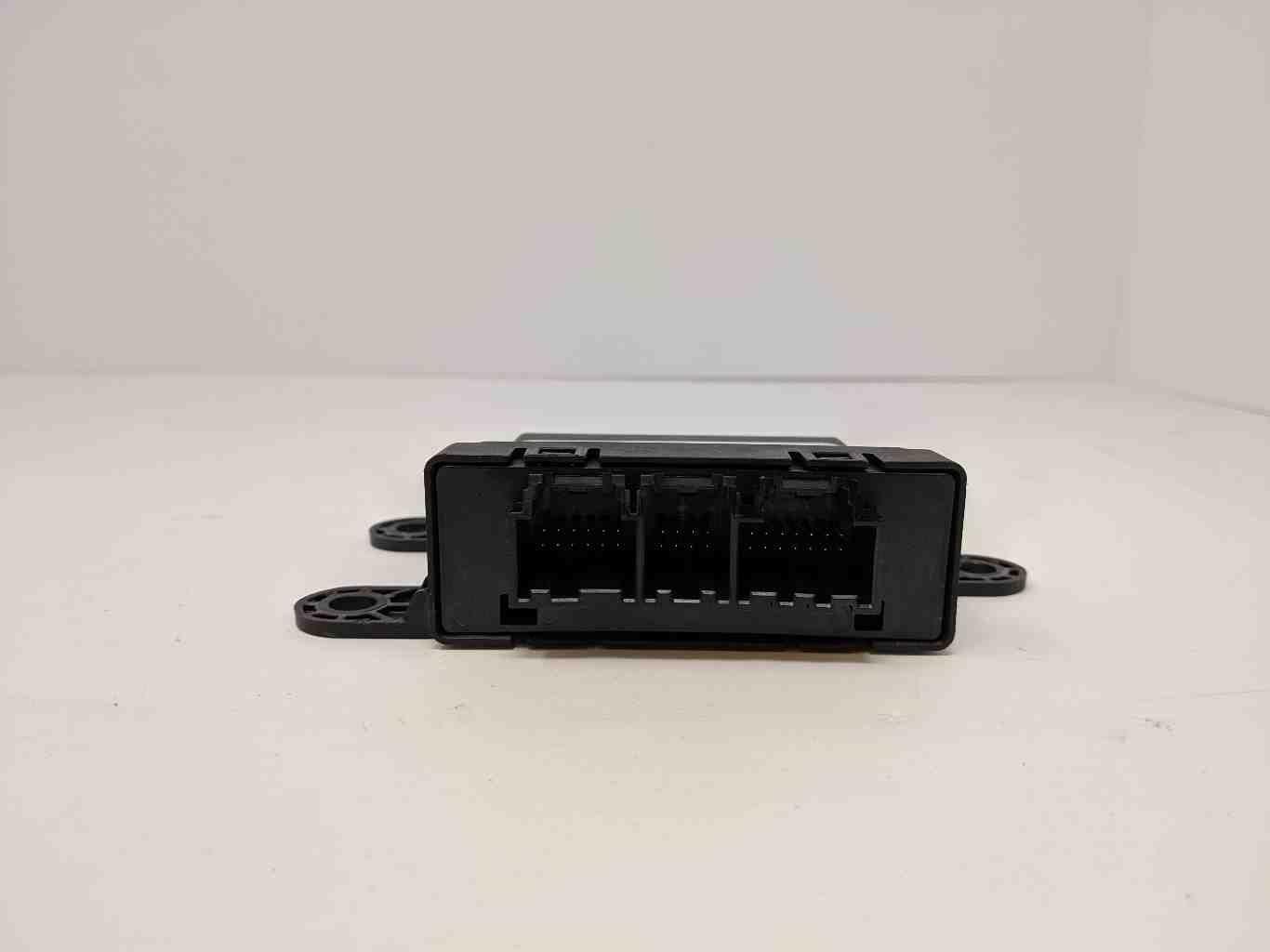 2018 Maserati Ghibli Sq4 Parking Sensor Module Ecu OEM 670100874 *Free Shipping*