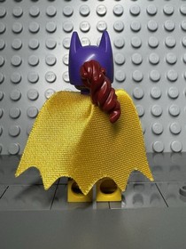 LEGO Batgirl minifigure ( 70906, 70902, 70917 ) Dark Purple Suit, Yellow Cape