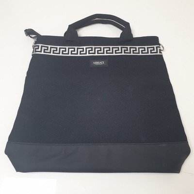 Versace Parfum Tasche Damen Einheitsgröße schwarz Beuteltasche Reise Wochenende Greek Key Chic