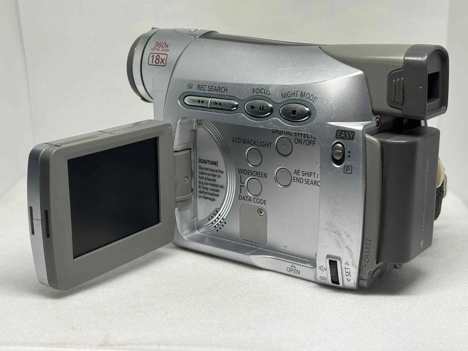 CANON MV 790 Digital Camcorder w/ Battery - Spares or Repairs - Image 4 of 4