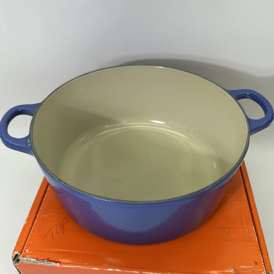 Cazuela redonda Le Creuset Signature horno holandés azul cobalto doble mango SIN TAPA Foto 2 de 4