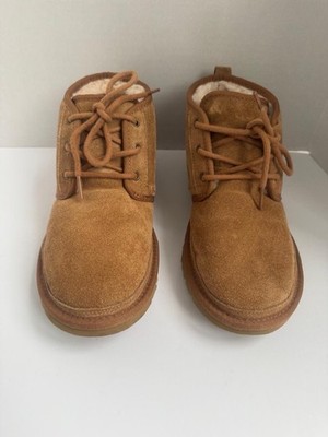 UGG Neumel Men s Chukka Boots   USA Size 9Chestnut   Premium Suede & Cozy Lining