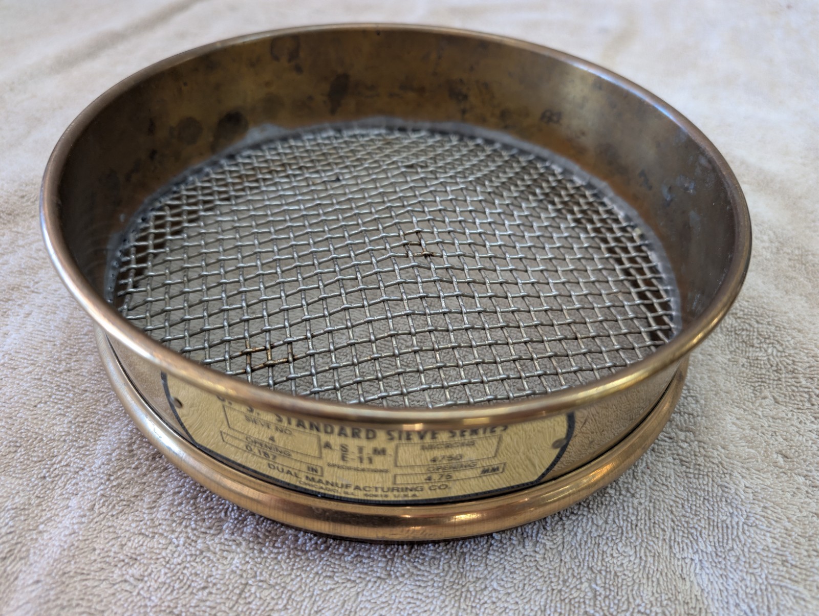 Dual Mfg Chicago ILL USA Brass Standard Sieve No. 4 .187 Open 4750 Microns