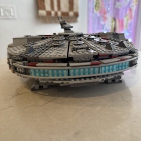 LEGO Star Wars: Millennium Falcon (7965) Set no manuals. Incompletes.