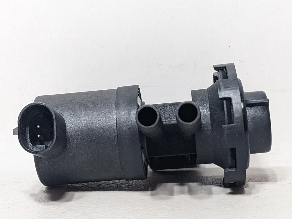 Solenoide de purga de bote de vapor productos de motor estándar CP415 Foto 4 de 4