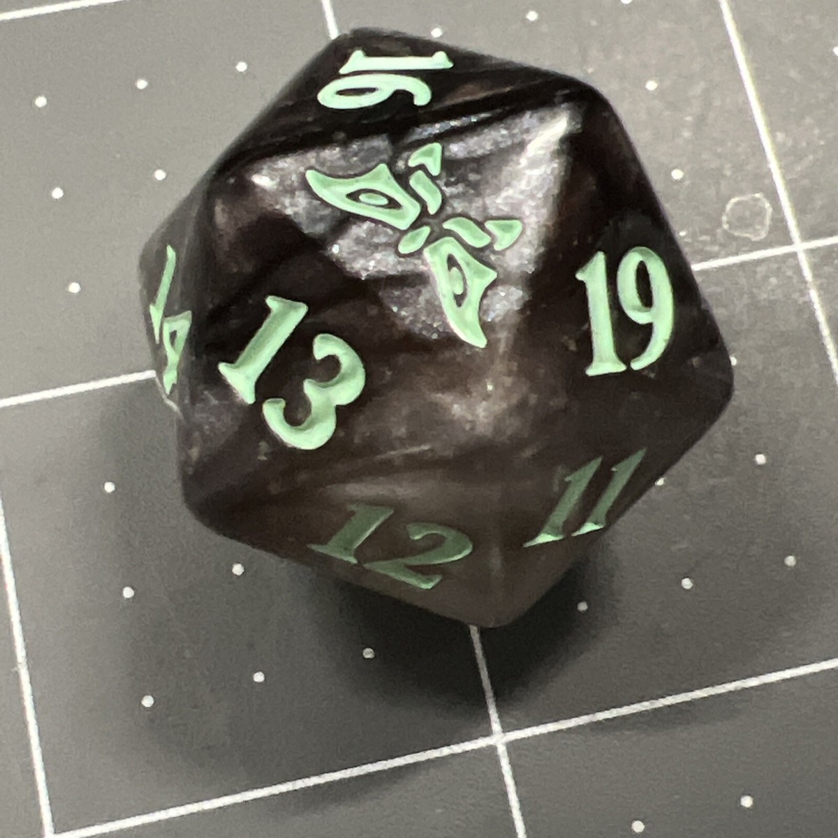1x MTG DSK Duskmourn Oversized D20 spindown die life counter