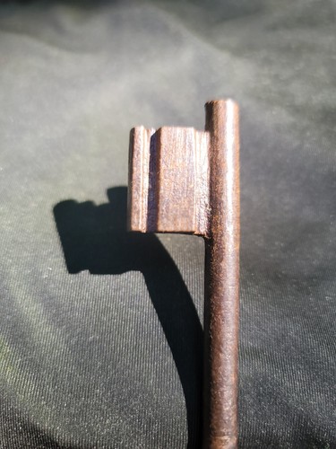 Interesting Old GUARDED IRON SKELETON KEY ☆ ANTIQUE FRENCH METAL GATE KEY! - 第 3/8 張圖片