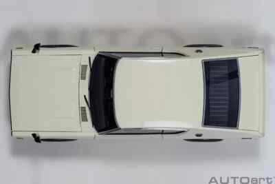 No113ミニカー1/18箱ありNISSAN SKYLINE 2000 GT-R 1/18 Nissan Skyline 2000 GT-R (KPGC110) Tuned Ver. RHD White